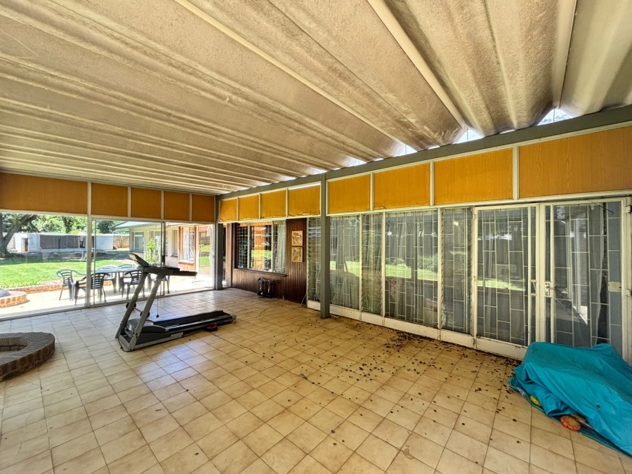 8 Bedroom Property for Sale in Irene Park North West